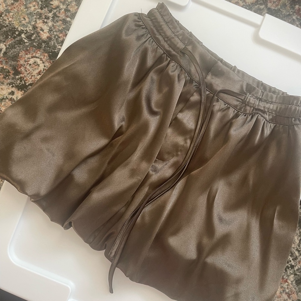 BRAND NEW! Silky material tube skirt.
